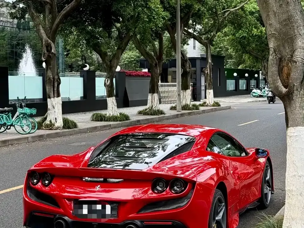 Ferrari F8 — фото 5