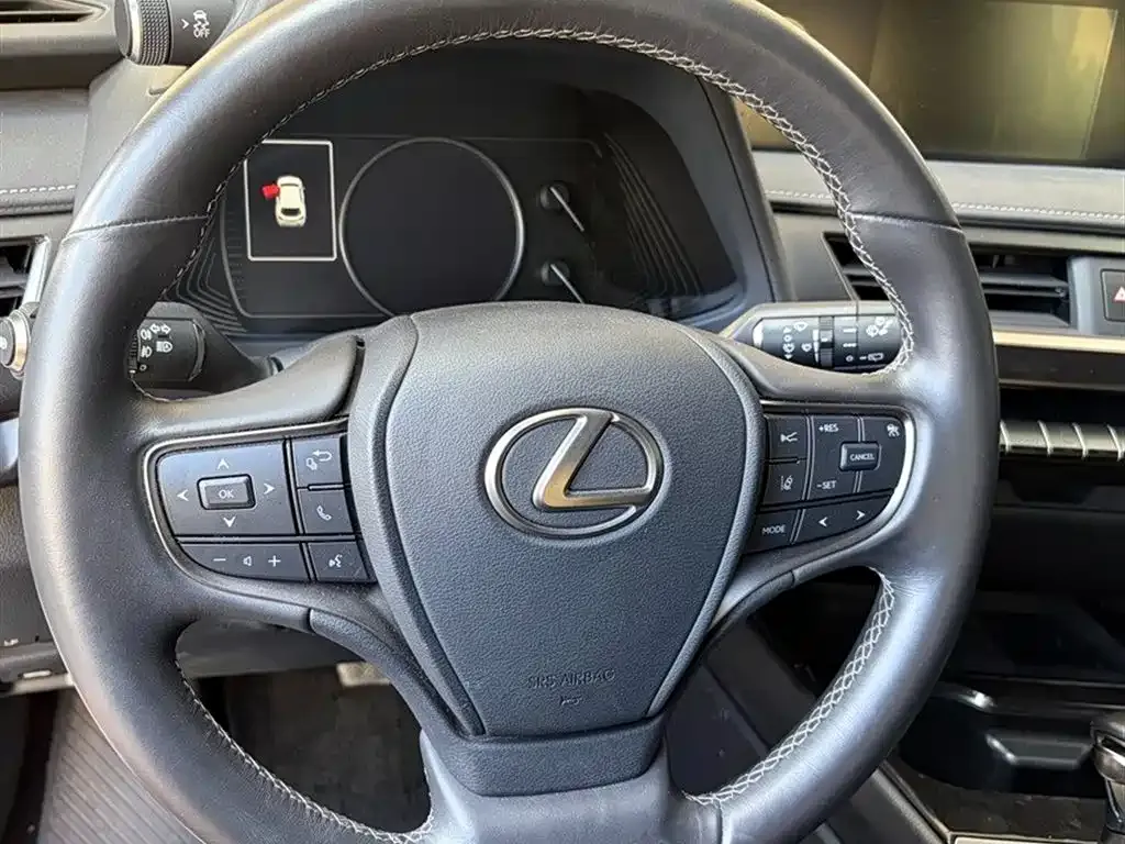 Lexus UX — фото 7