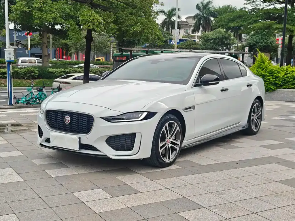 Jaguar XEL — фото 1