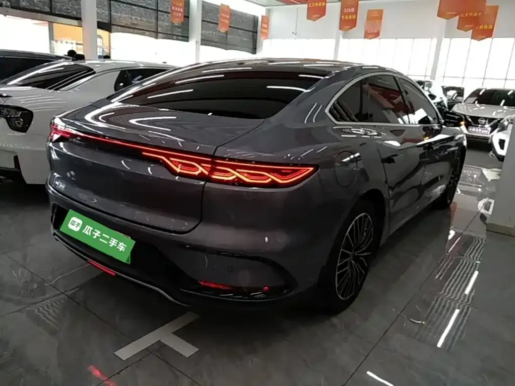 BYD Han — фото 10