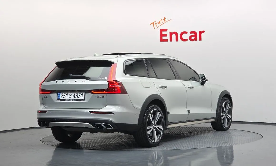 Volvo V60 — фото 5