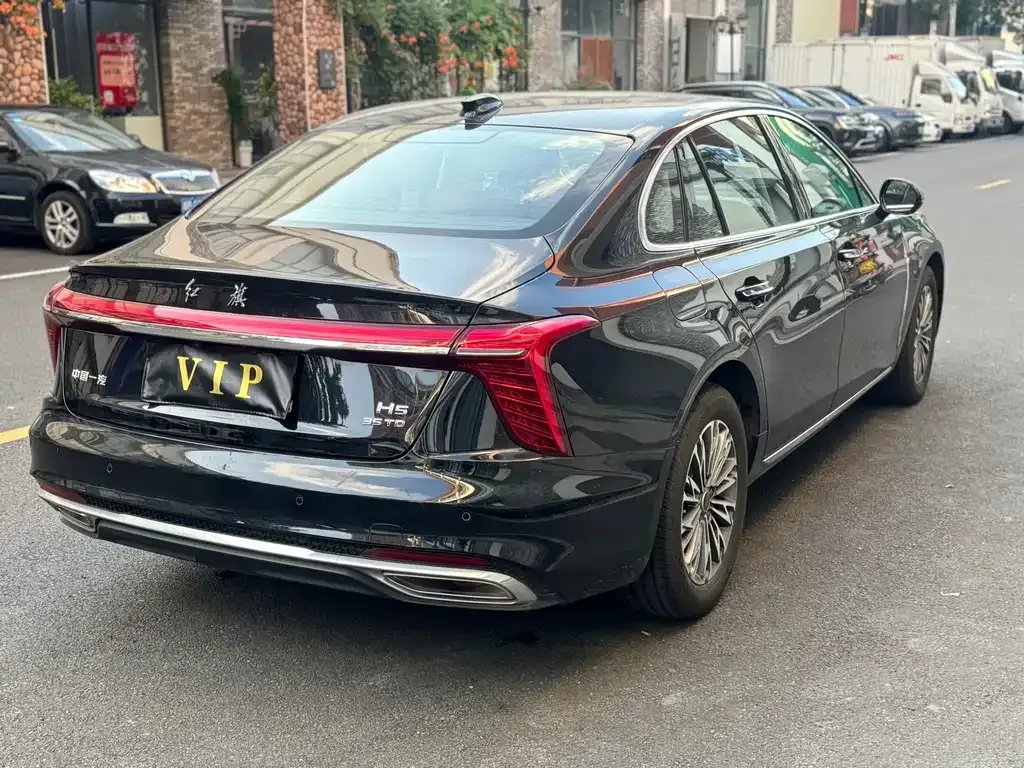 Hongqi H5 — фото 10