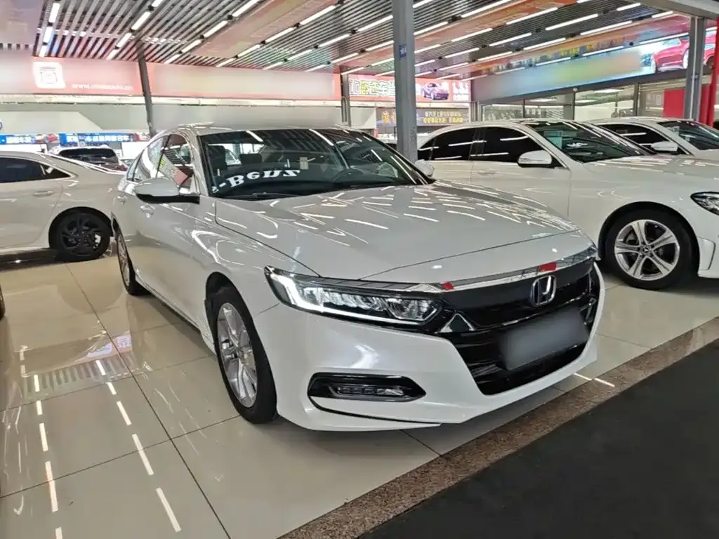 Honda Accord — фото 10