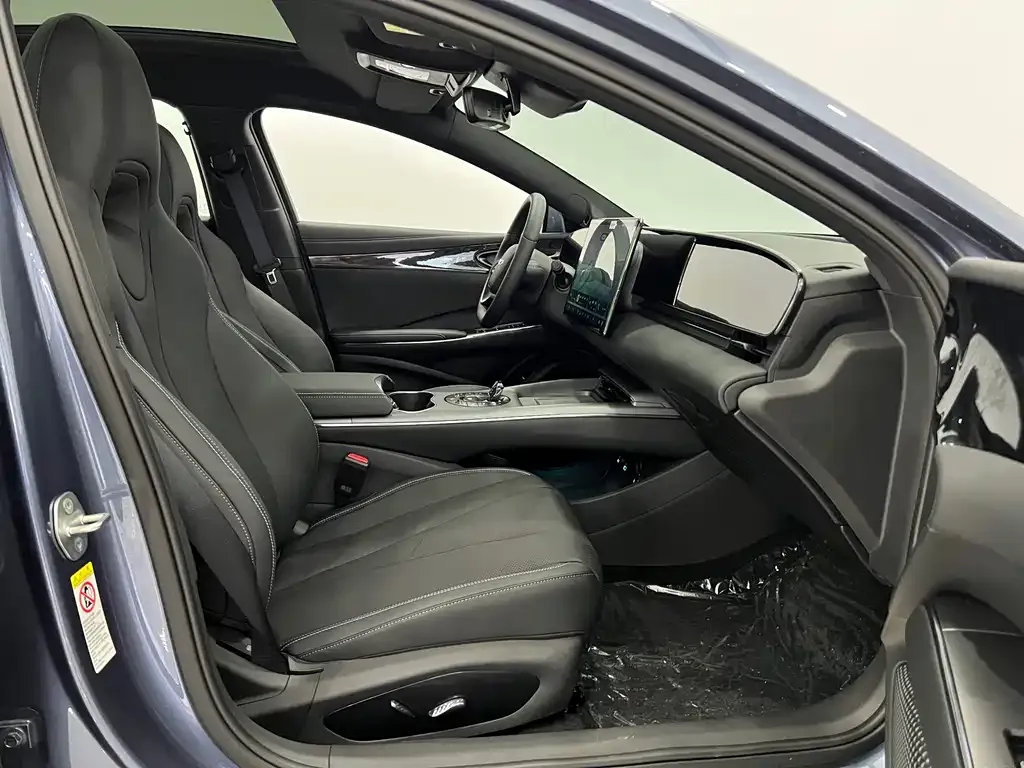 BYD Seal — фото 8