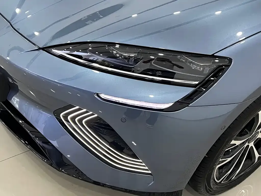 BYD Seal — фото 6