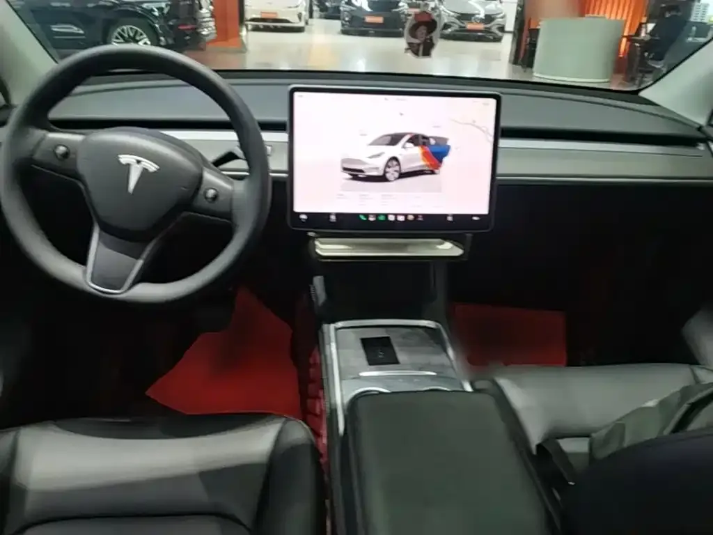 Tesla Model Y — фото 4