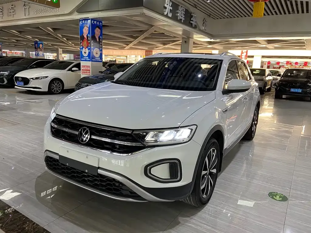 Volkswagen T-Roc — фото 1