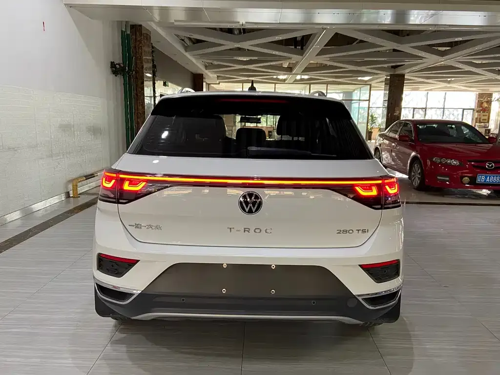 Volkswagen T-Roc — фото 3