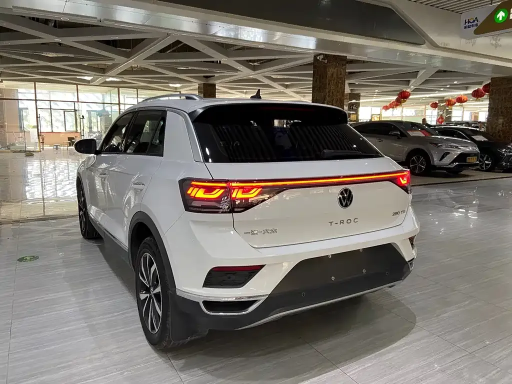 Volkswagen T-Roc — фото 5