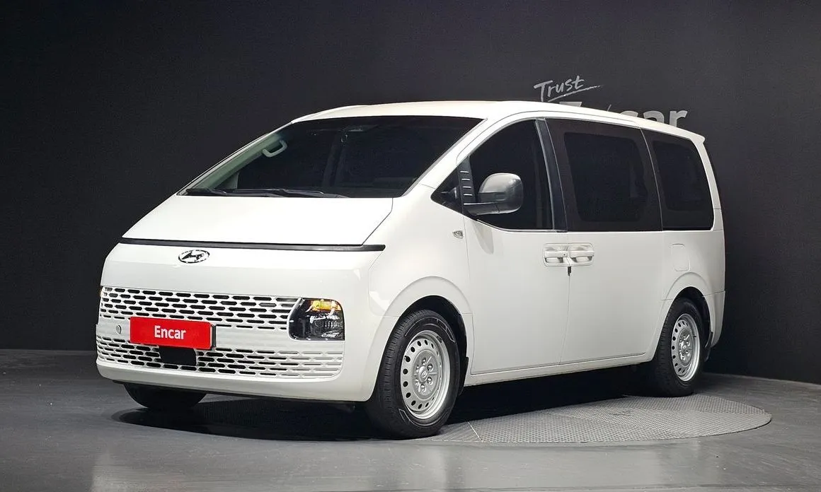 Hyundai Staria — фото 1