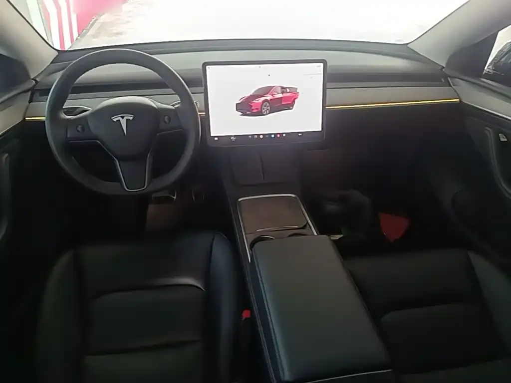 Tesla Model Y — фото 4
