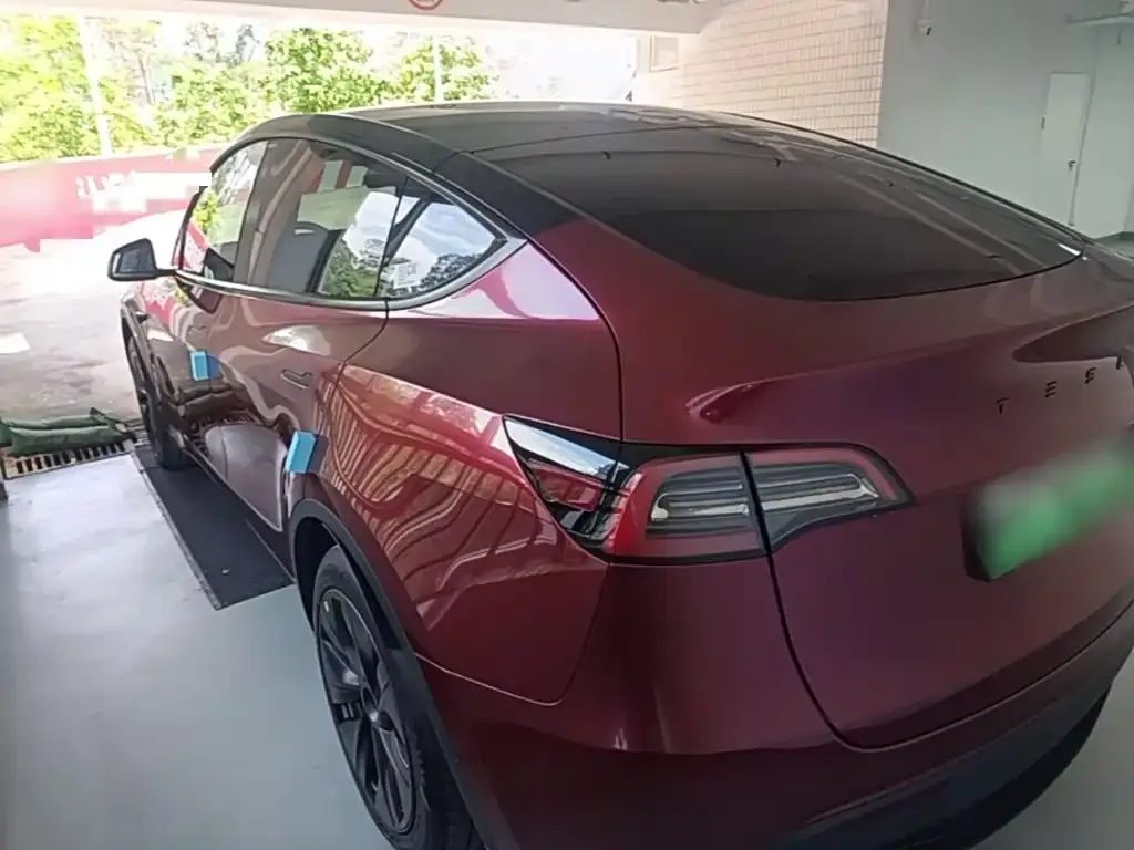 Tesla Model Y — фото 9