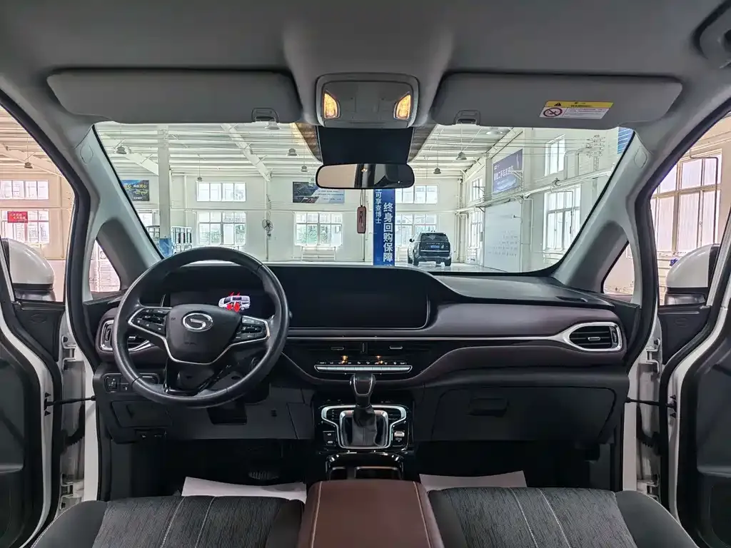 GAC Motor Trumpchi M6 — фото 10