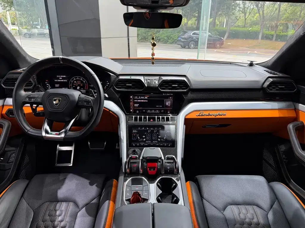Lamborghini Urus — фото 3