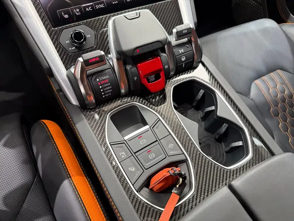 Lamborghini Urus — фото 8