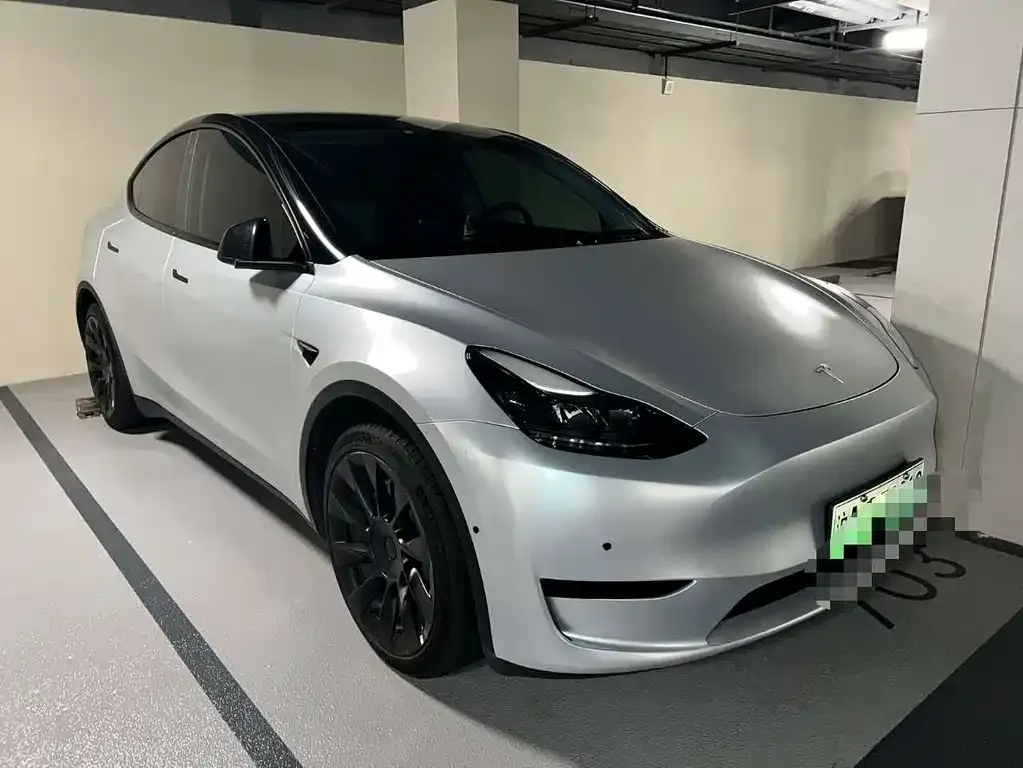 Tesla Model Y — фото 1