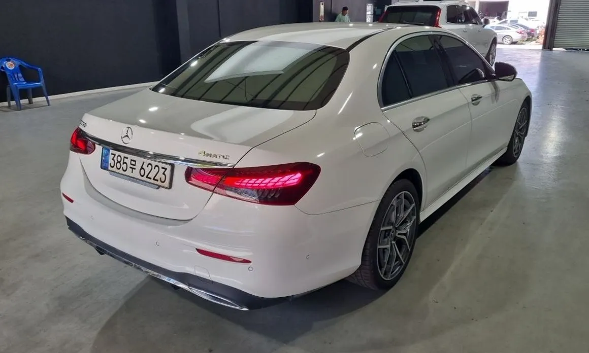 Mercedes-Benz E-Class — фото 10