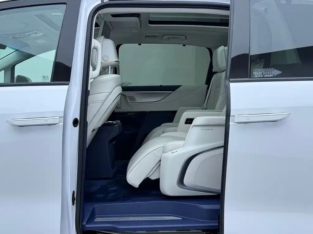 Buick GL8 Hybrid — фото 8