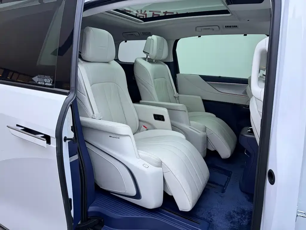 Buick GL8 Hybrid — фото 3