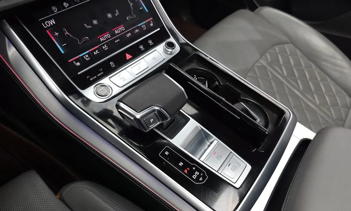 Audi Q7 — фото 10