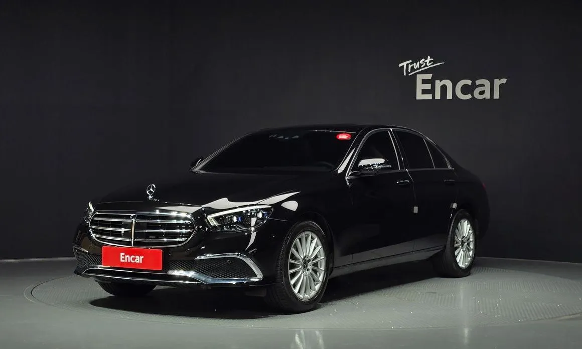Mercedes-Benz E-Class — фото 1