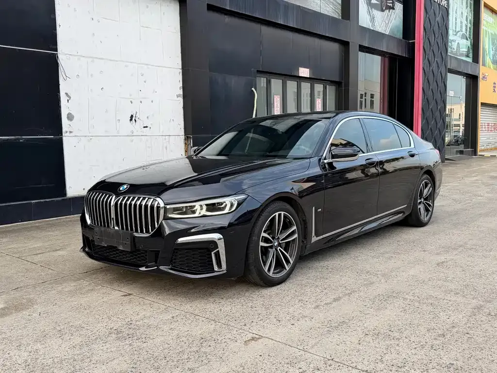 BMW 7 Series — фото 1