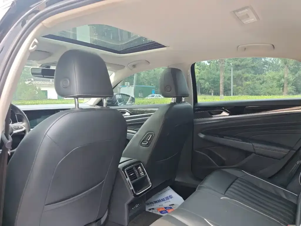Volkswagen Passat — фото 5
