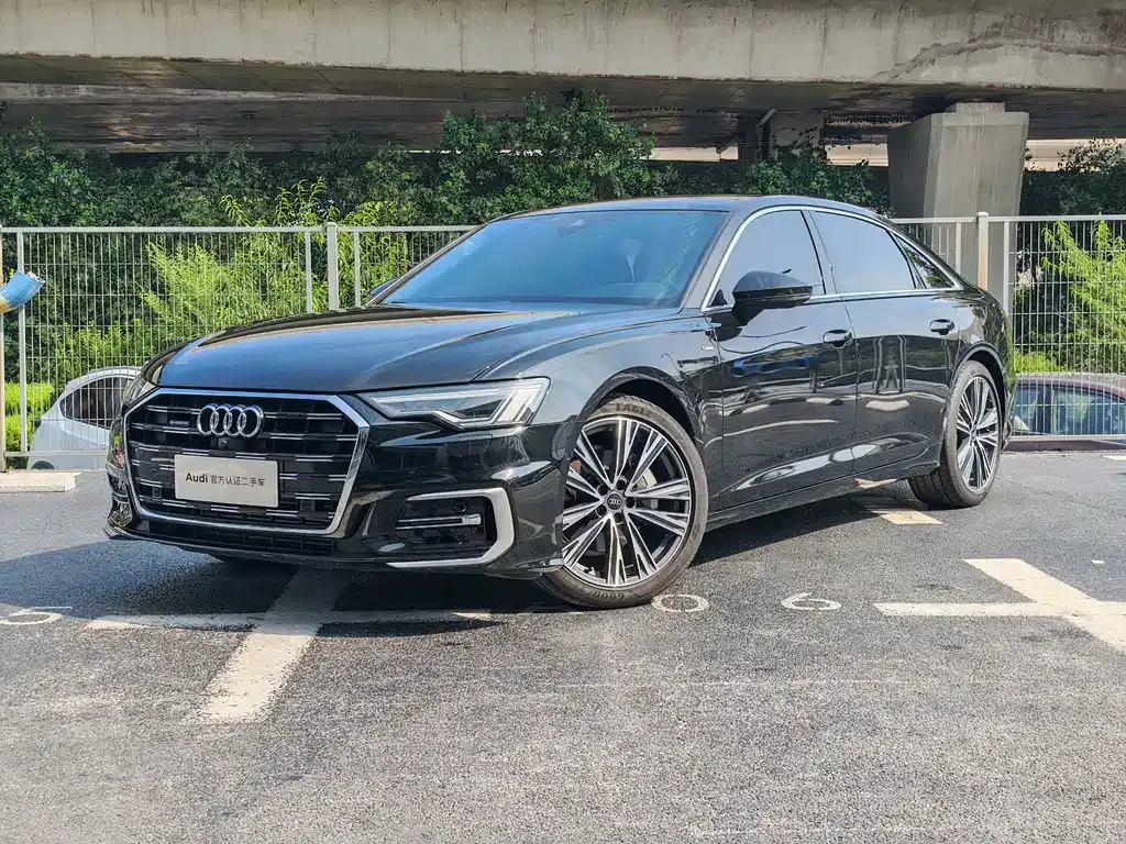 Audi A6L — фото 1