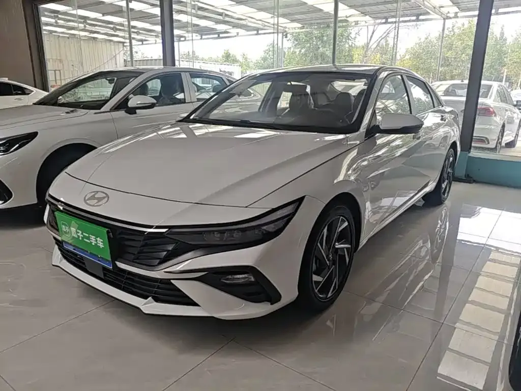 Hyundai Elantra — фото 7