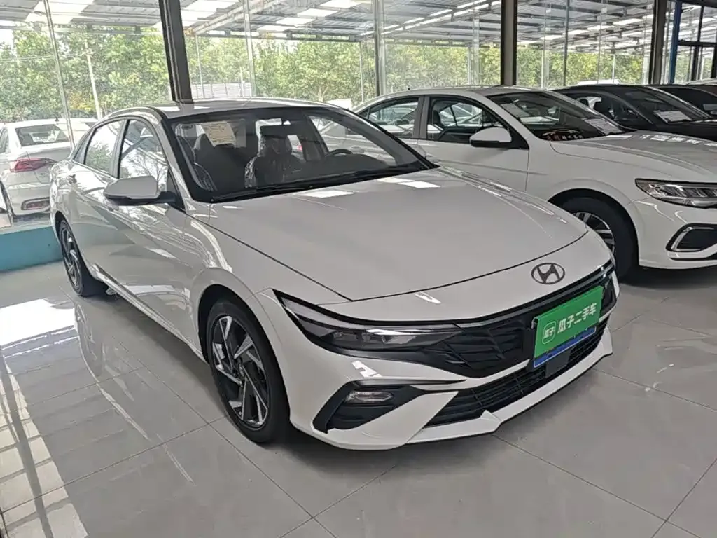 Hyundai Elantra — фото 8