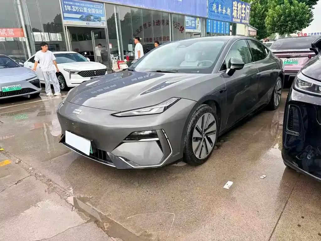 Geely Galaxy E8 — фото 1
