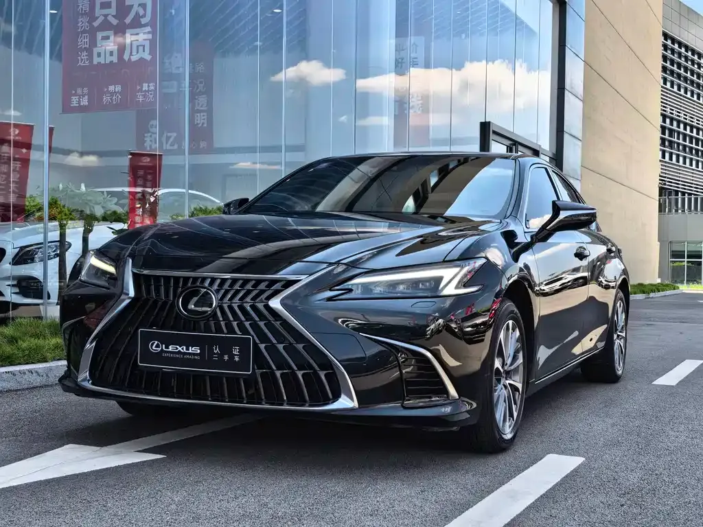 Lexus ES — фото 1