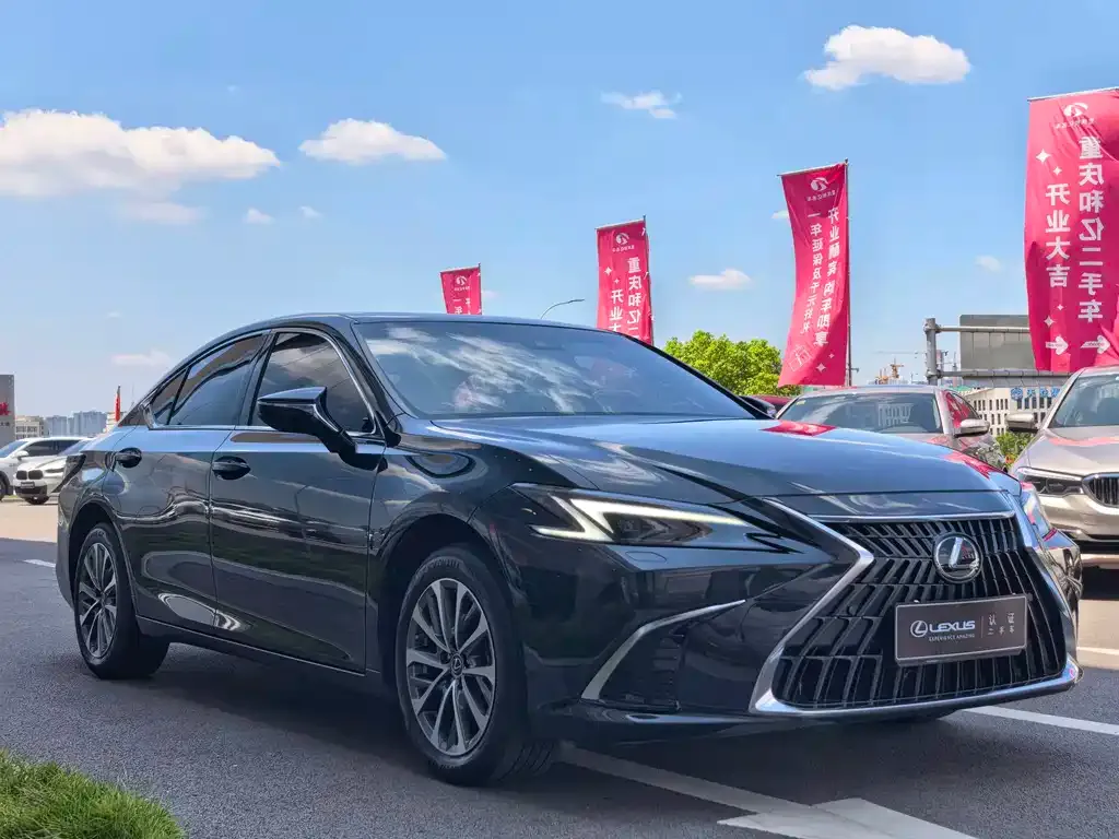 Lexus ES — фото 9