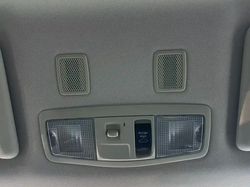 Mitsubishi Outlander — фото 9
