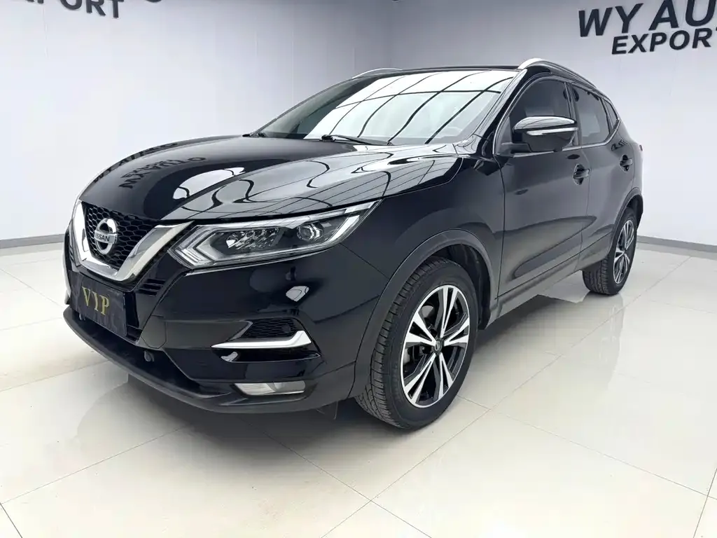 Nissan Qashqai — фото 1