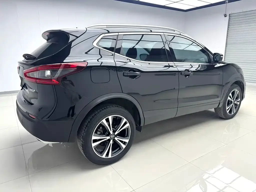Nissan Qashqai — фото 7