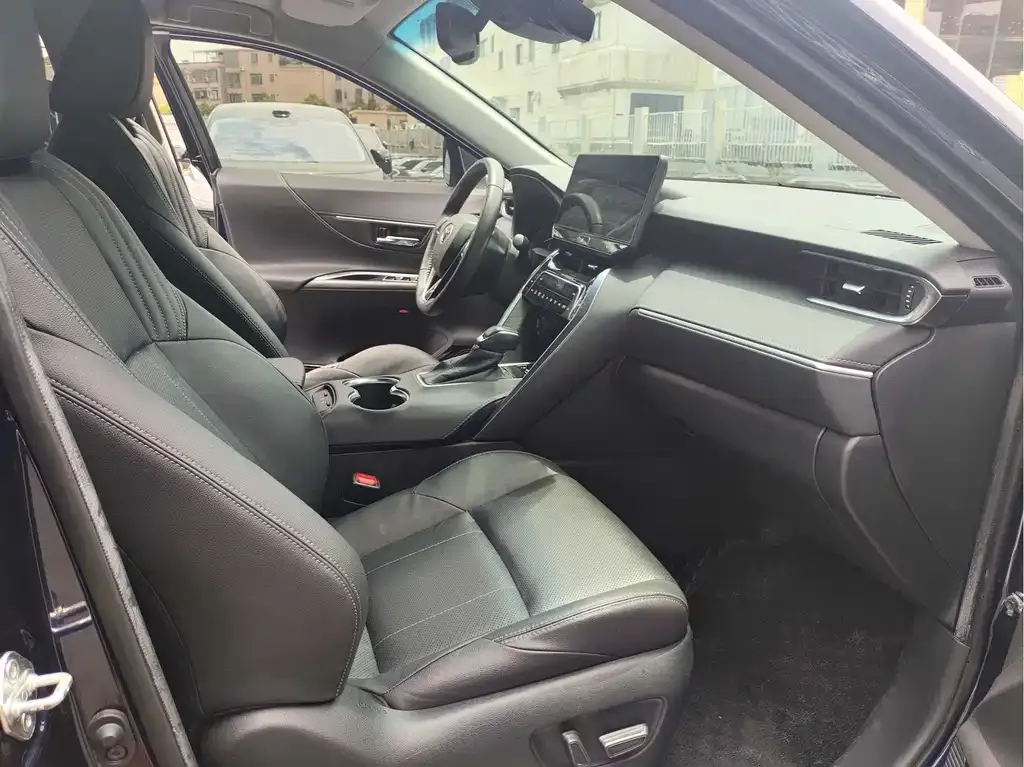 Toyota Harrier — фото 5