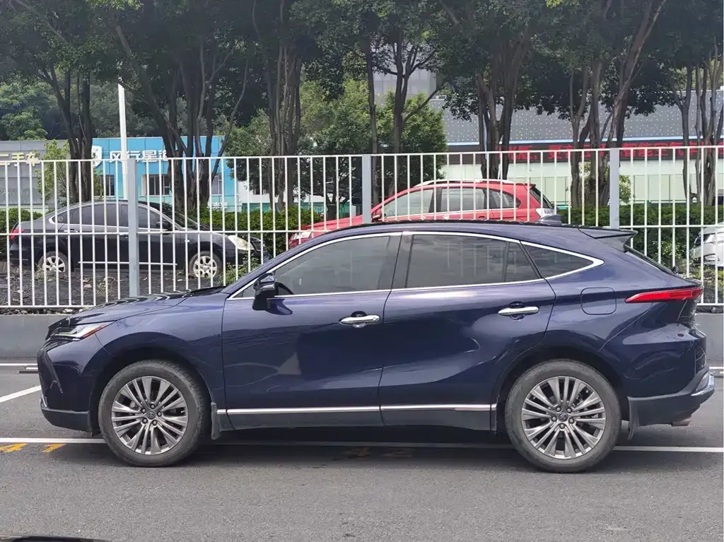 Toyota Harrier — фото 2