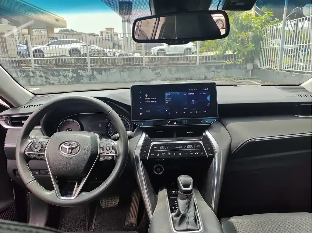 Toyota Harrier — фото 9