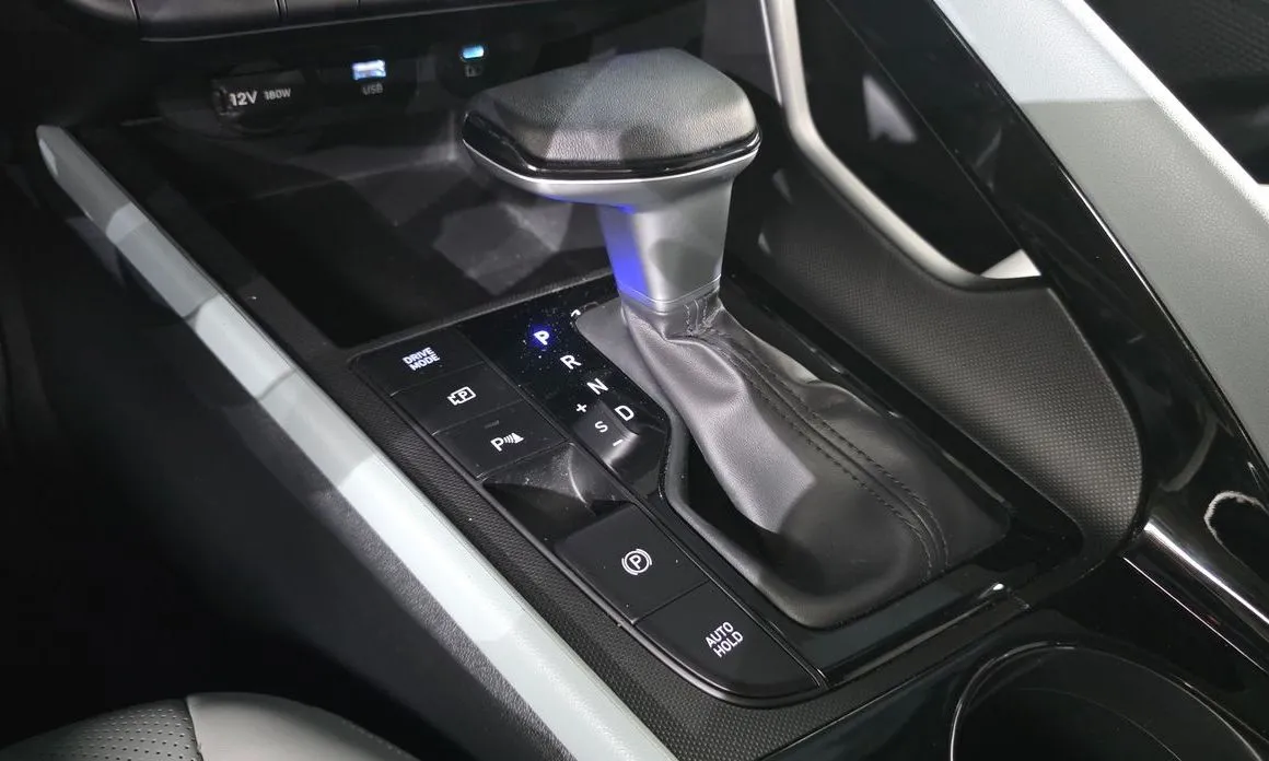 Hyundai AVANTE — фото 4