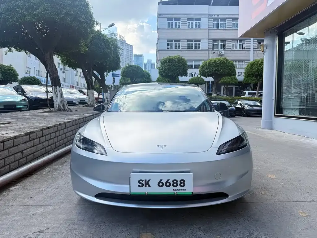 Tesla Model 3 — фото 6