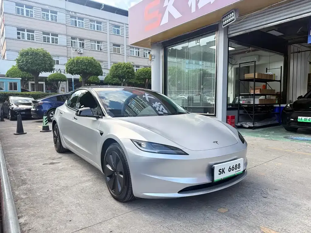 Tesla Model 3 — фото 9