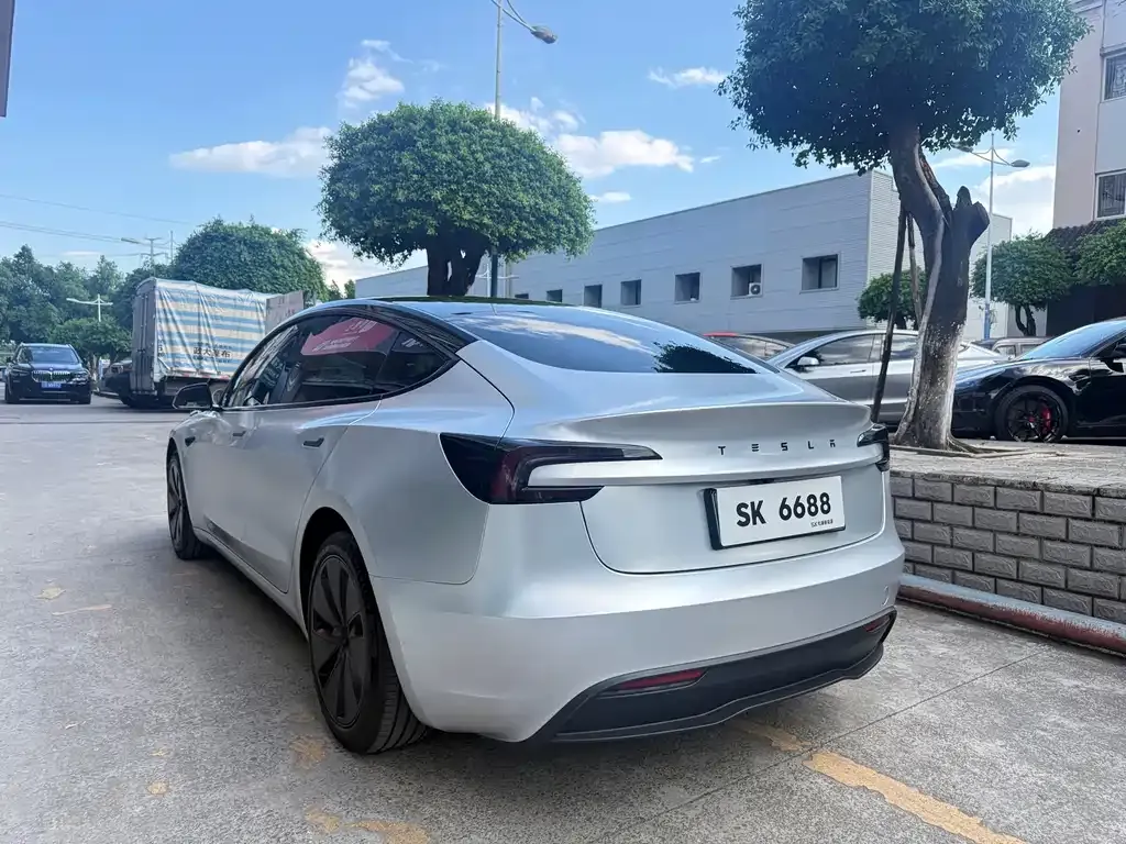 Tesla Model 3 — фото 2
