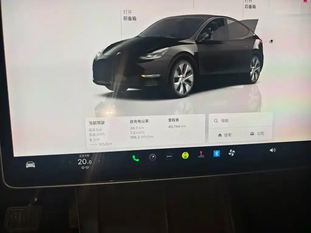 Tesla Model Y — фото 2