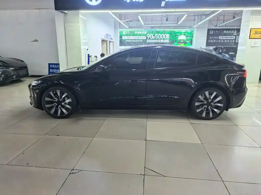 Tesla Model 3 — фото 2