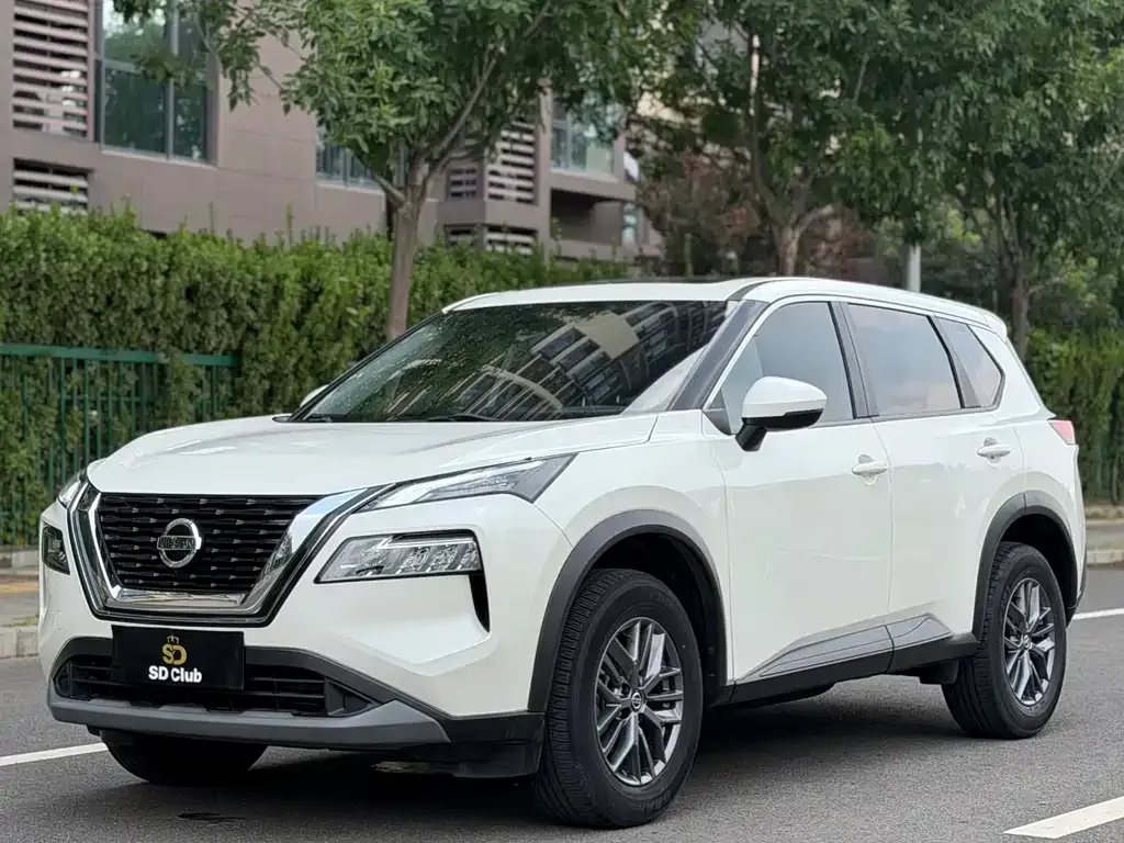 Nissan X-Trail — фото 1