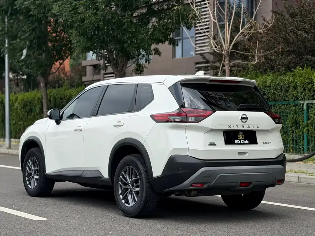 Nissan X-Trail — фото 4