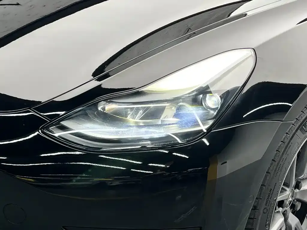 Tesla Model 3 — фото 8