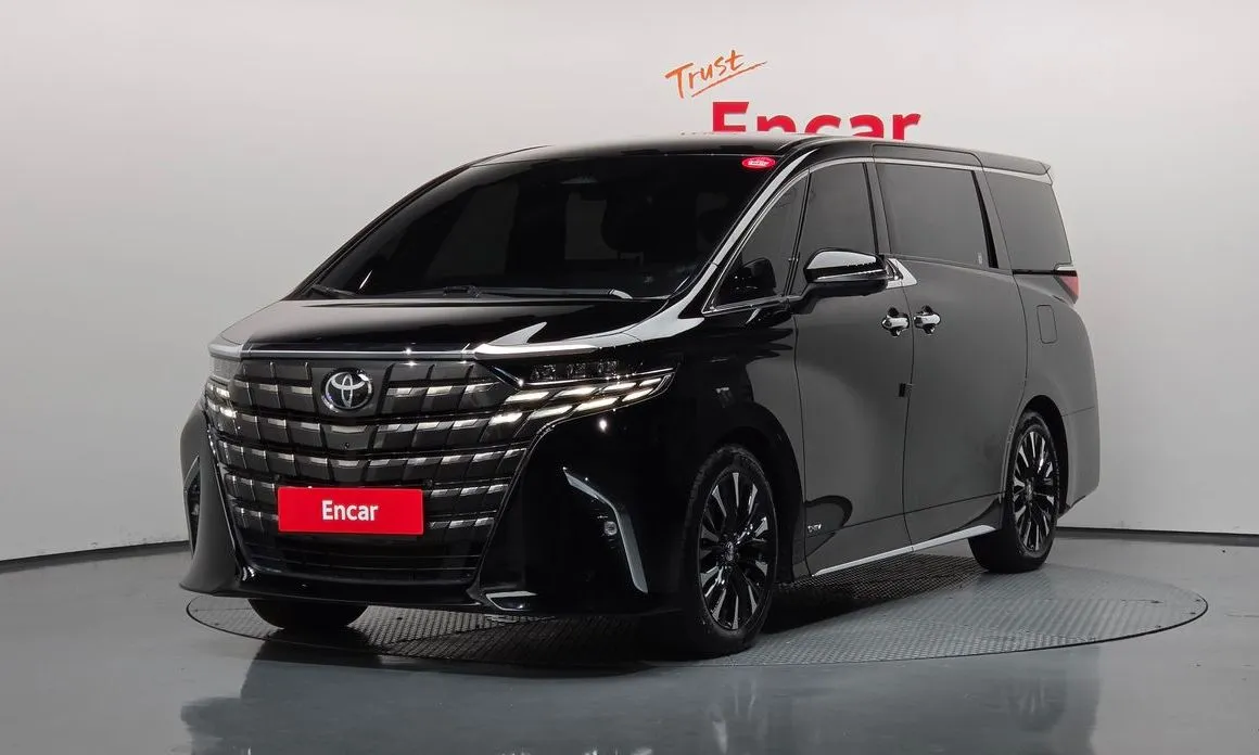 Toyota Alphard — фото 1