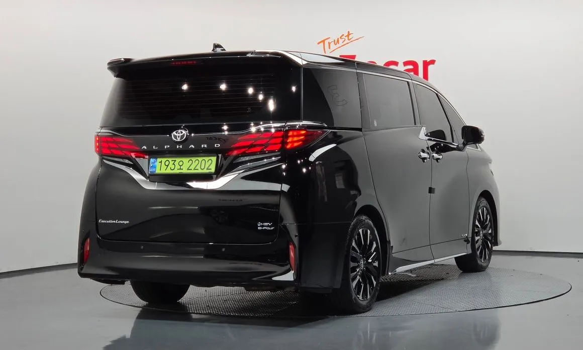 Toyota Alphard — фото 5
